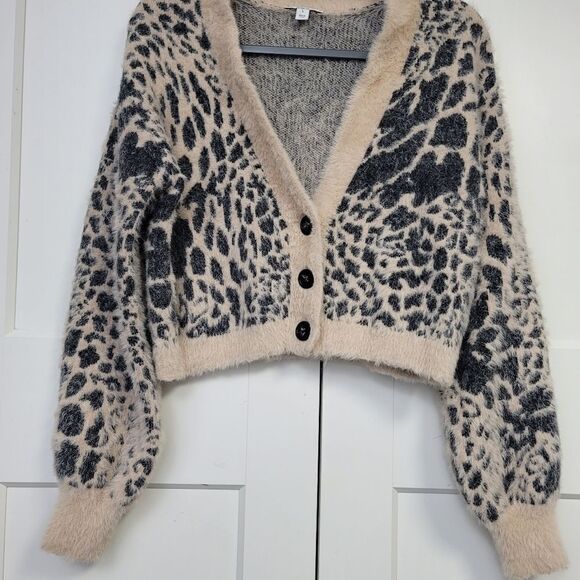Bar III pink leopard spot fuzzy button down sweater, large - Picture 7 of 8